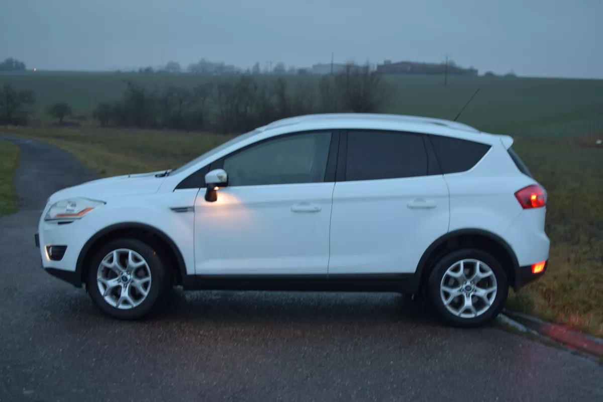 FORD Kuga 2.0 TDCI - Vue détaillée 2