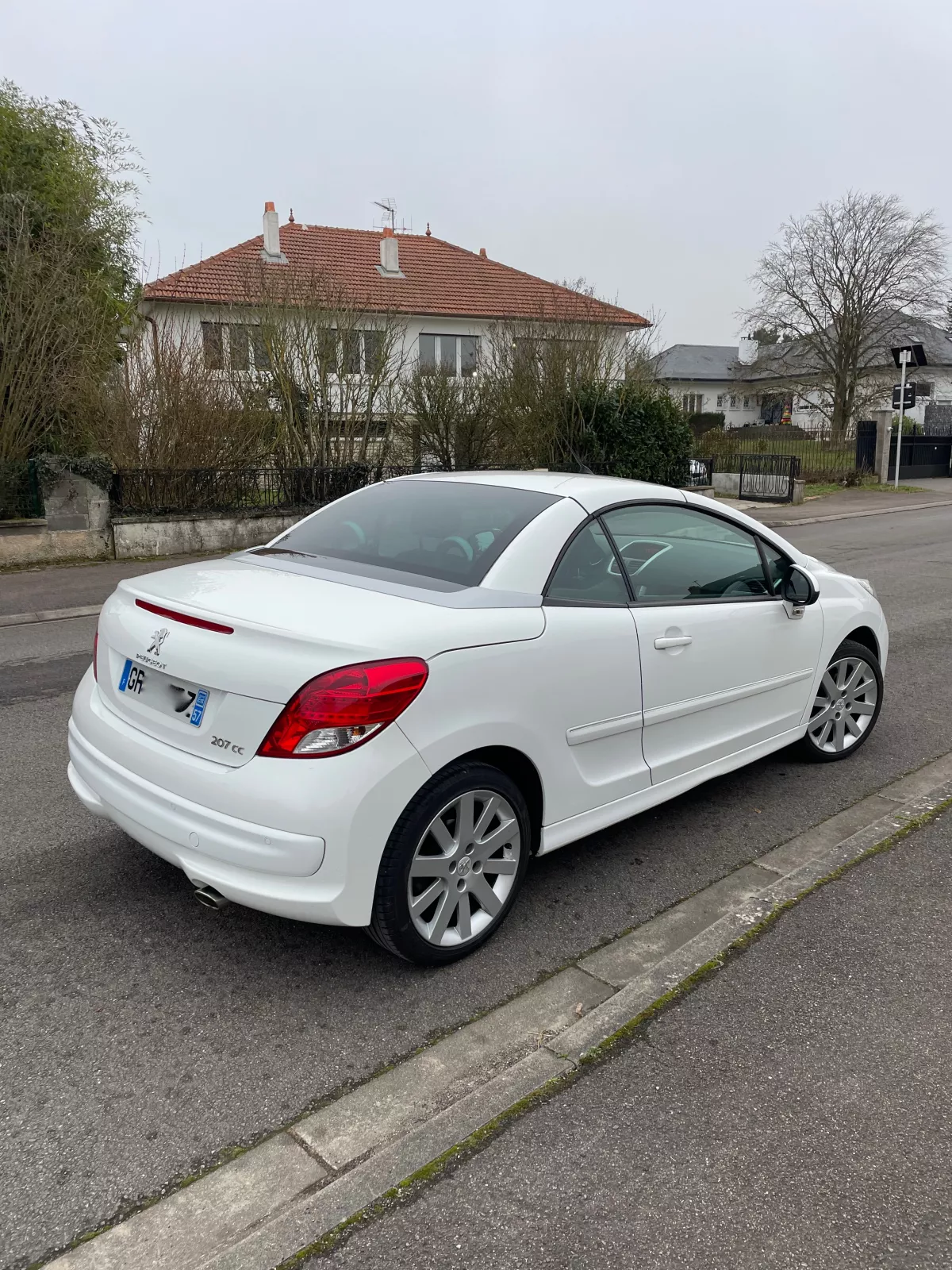 Peugeot 207 CC 1.6 HDI - Vue détaillée 2