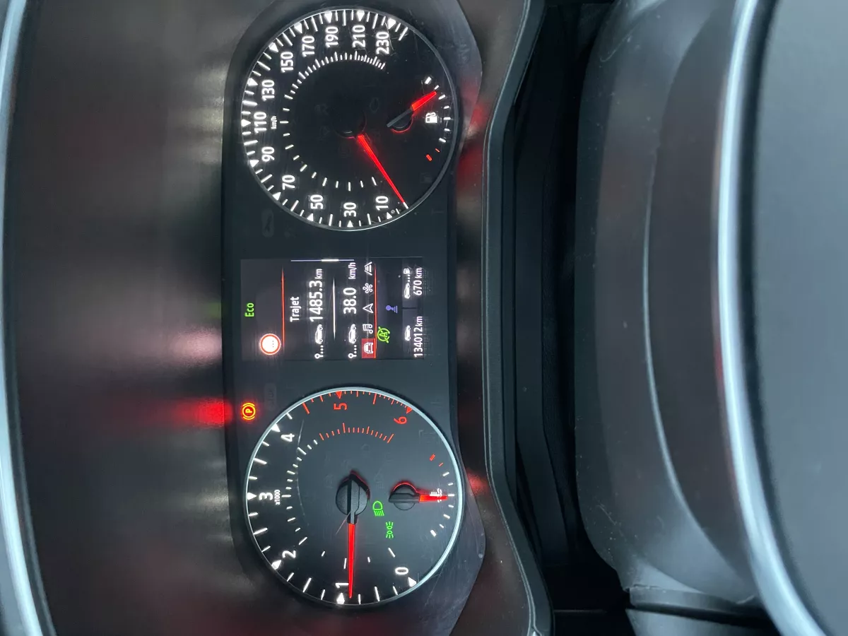 RENAULT Clio V 1.5 DCI - Vue détaillée 11